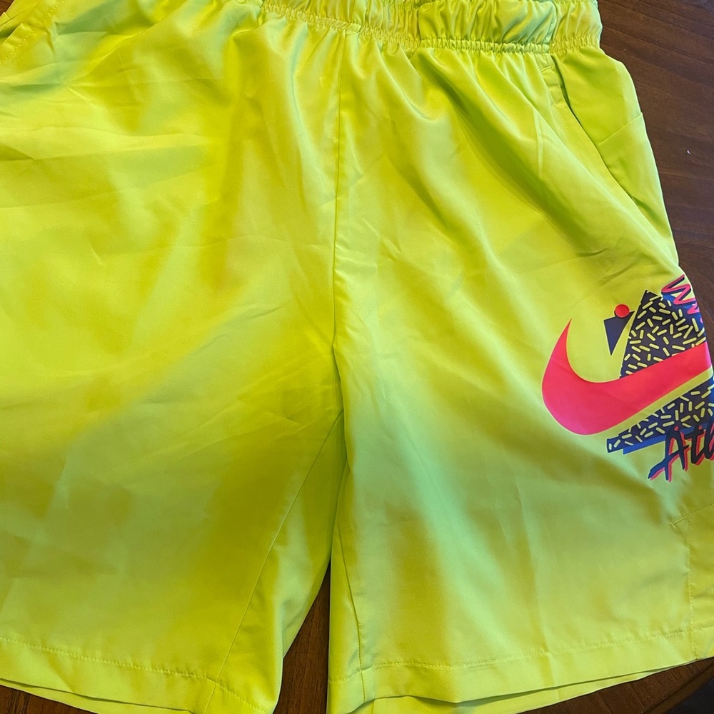 Brand New!! Retro Nike Shorts Size M